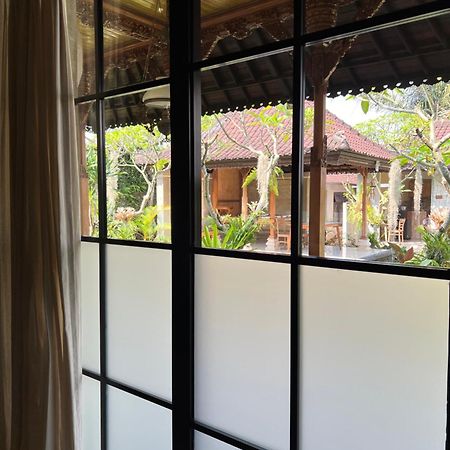 Sari House Ubud - Balinese Style Homestay Екстер'єр фото