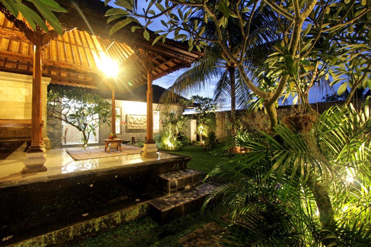 Sari House Ubud - Balinese Style Homestay Екстер'єр фото