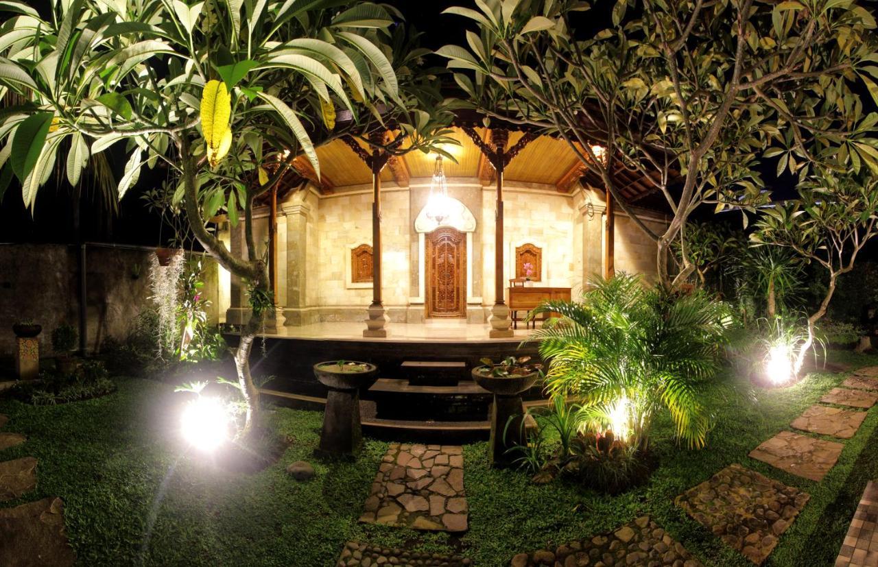 Sari House Ubud - Balinese Style Homestay Екстер'єр фото