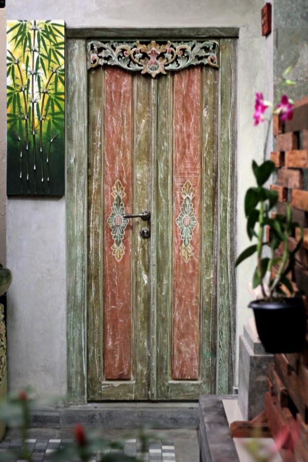 Sari House Ubud - Balinese Style Homestay Екстер'єр фото
