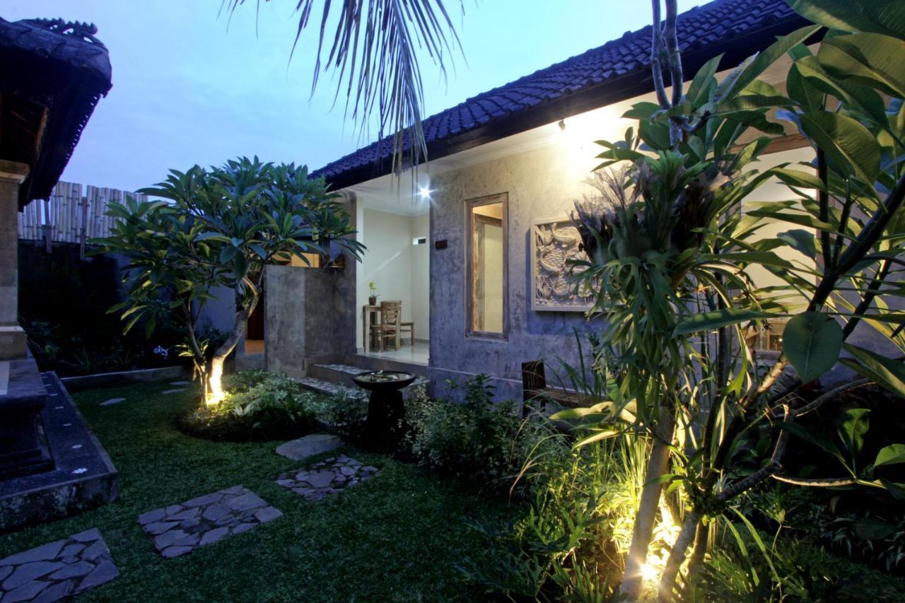 Sari House Ubud - Balinese Style Homestay Екстер'єр фото